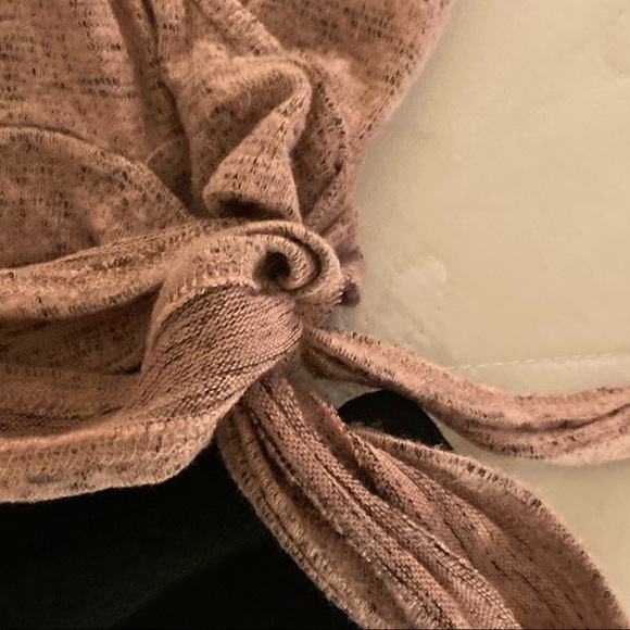 Wrap sweater in light pink with gray throughout - Picture 3 of 5